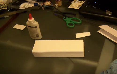 Cách làm thanh kiếm bằng giấy và que kem - Hình 3